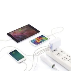 Reiseadapter Mit 4fachem USB Anschluss 16 Reiseadapter Mit 4fachem USB Anschluss -Leben Bedarfs Verkauf Werbeartikel Reiseadapter mit 4fachem USB Anschluss 882364359 3